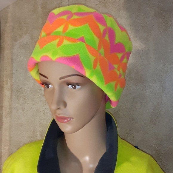 JACKET & HAT NEON GREEN FLEECE - Picture 4 of 5